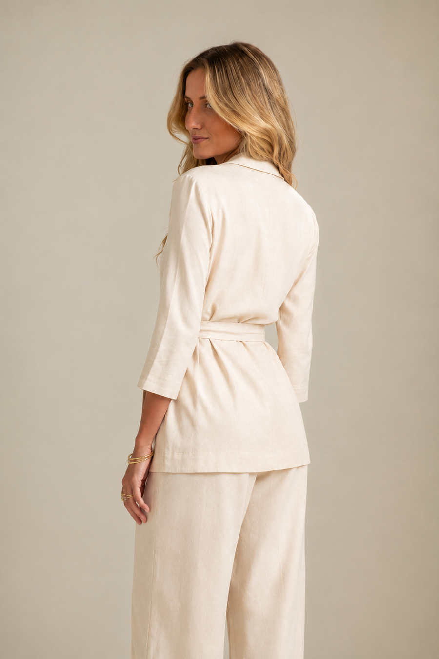 Blazer Alongado em Linho Off White